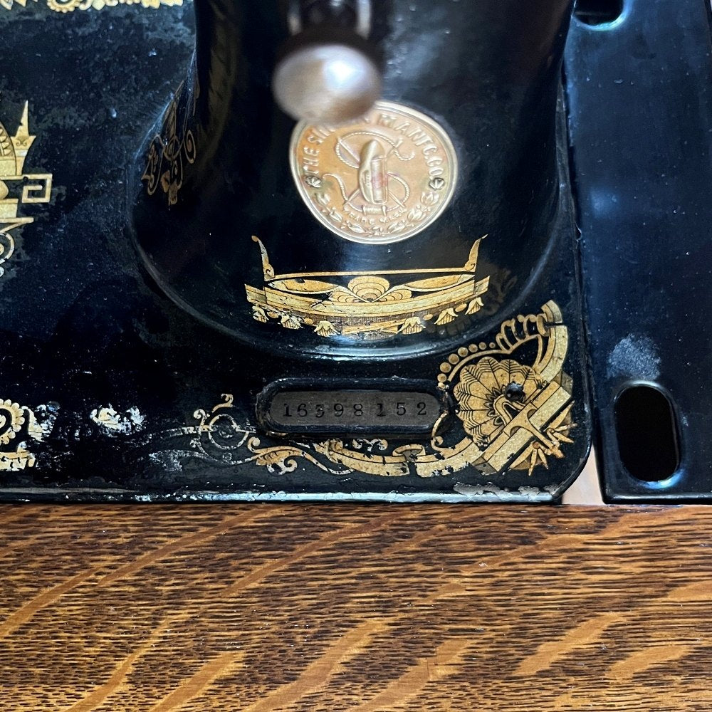 SINGERの足踏みミシン♪ アンティークミシン VC109-256 – アンティーク