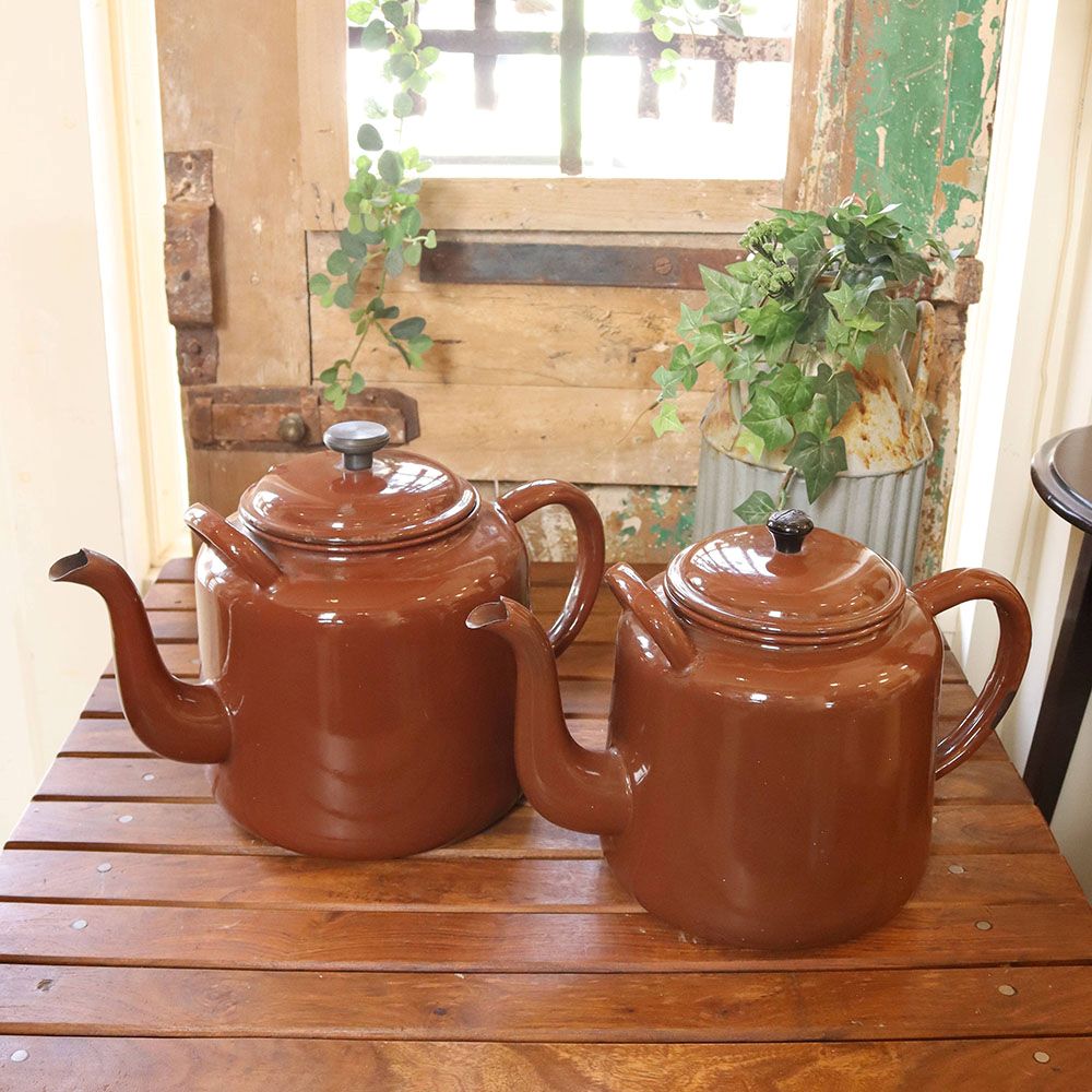 美しい注ぎ口も魅力です♪ エナメルケトル VC103-258001