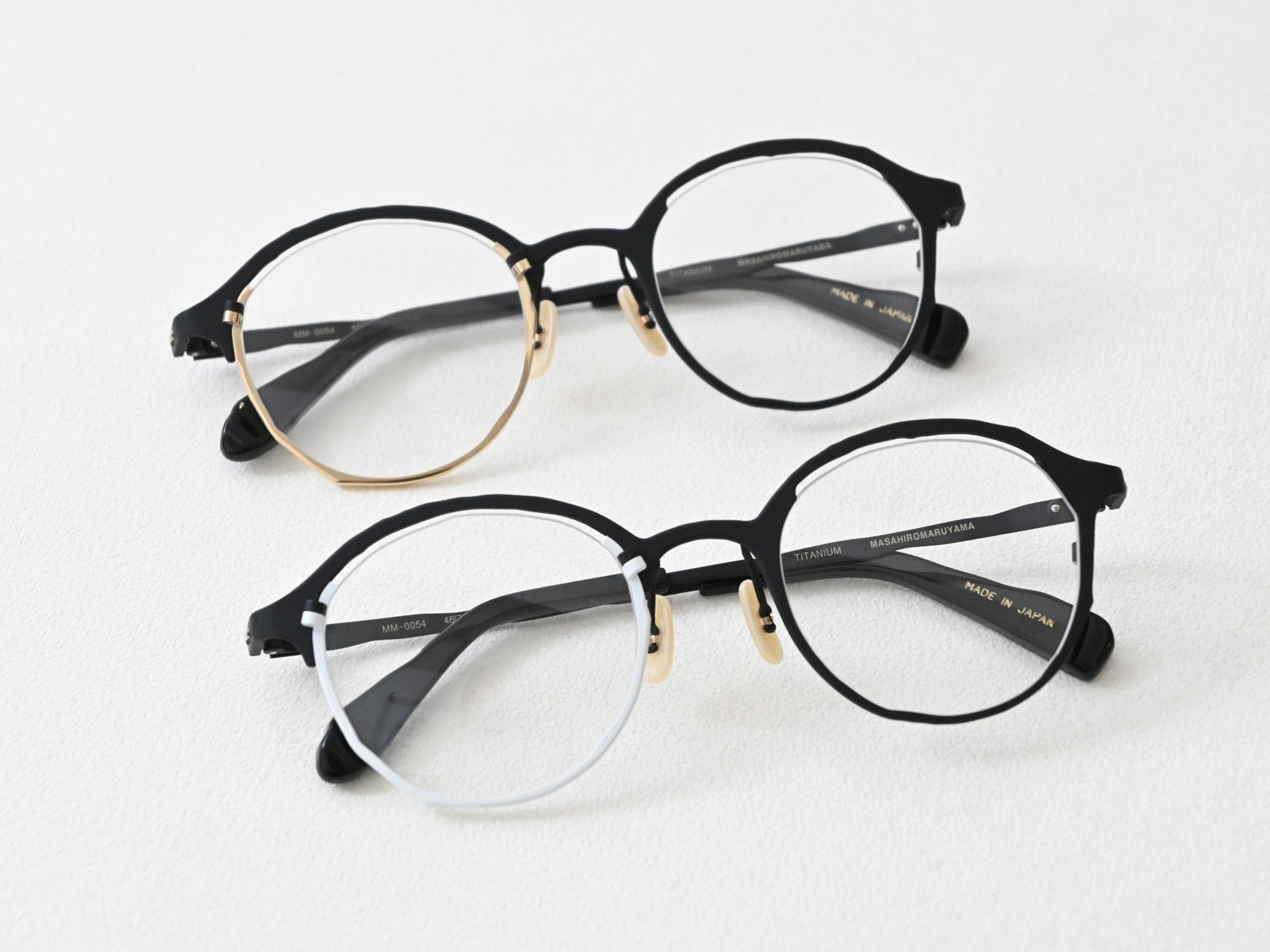 左右非対称を活かしたアイコンモデルに待望の新色が登場