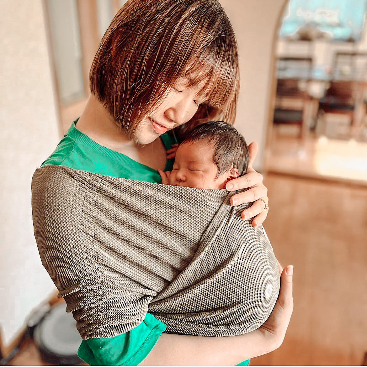 保存版】新生児に最適な抱っこ紐の選び方とおすすめブランド「Pikimama