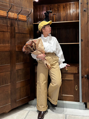 秋の訪れ》WIDE CHINO PANT – ナイジェル・ケーボン オンラインストア