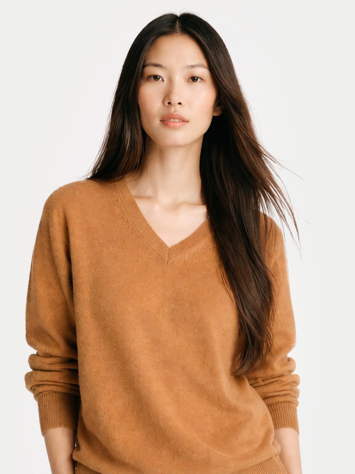 Basic Cashmere V‑Neck Sweater in Almond for Women | GOBI US