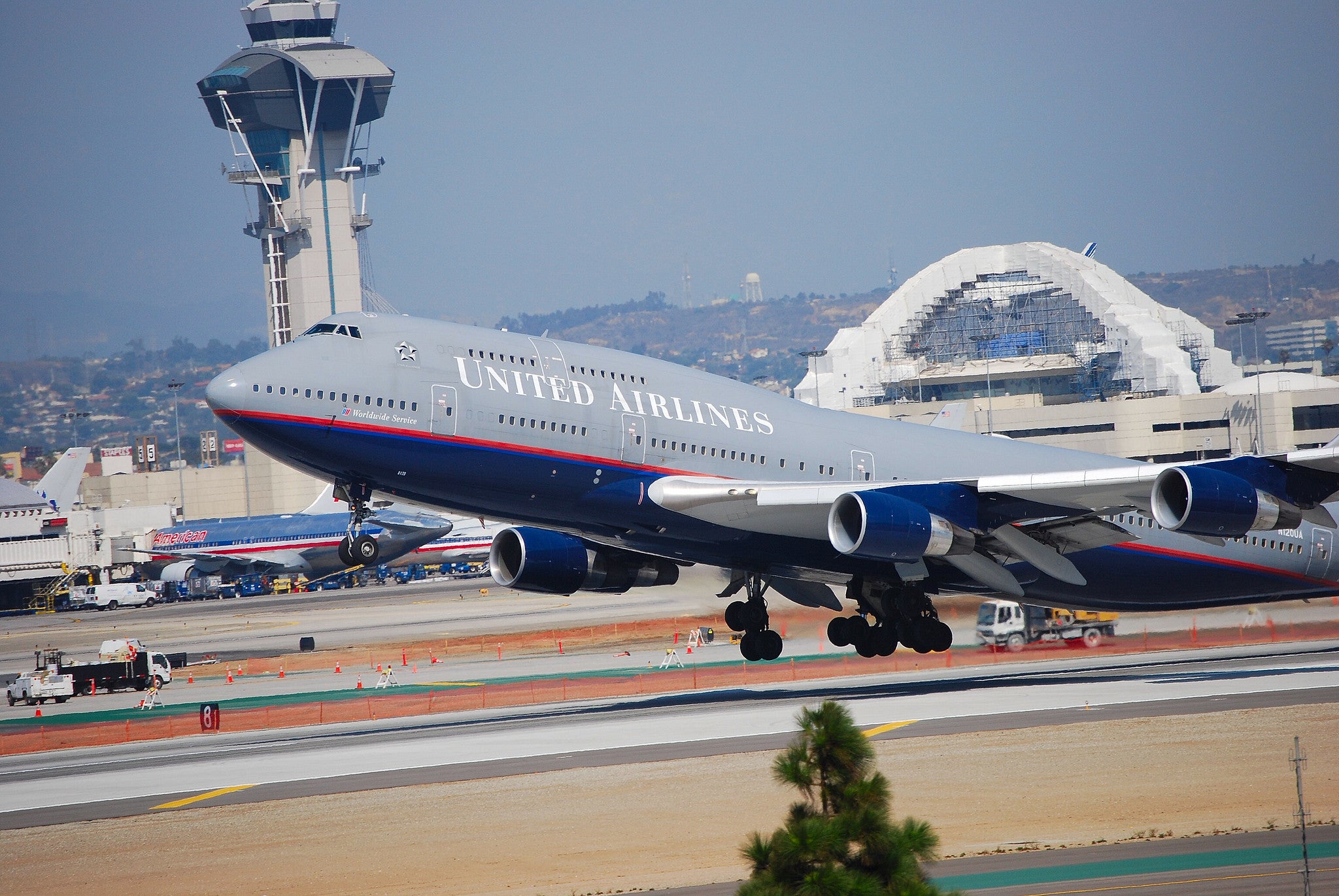 A Legacy Reimagined: United Airlines 747-400 PlaneTags – MotoArt