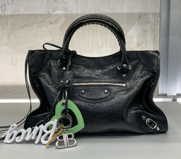 バレンシアガの伝説バッグ「シティ」が人気再熱!?-STYLE HAUS