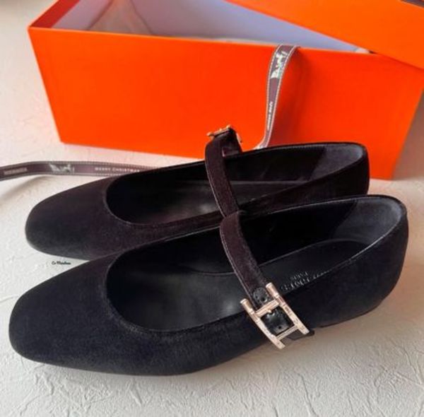 エルメスの新作靴「メリージェーン」は10万円台で叶ってかわいい