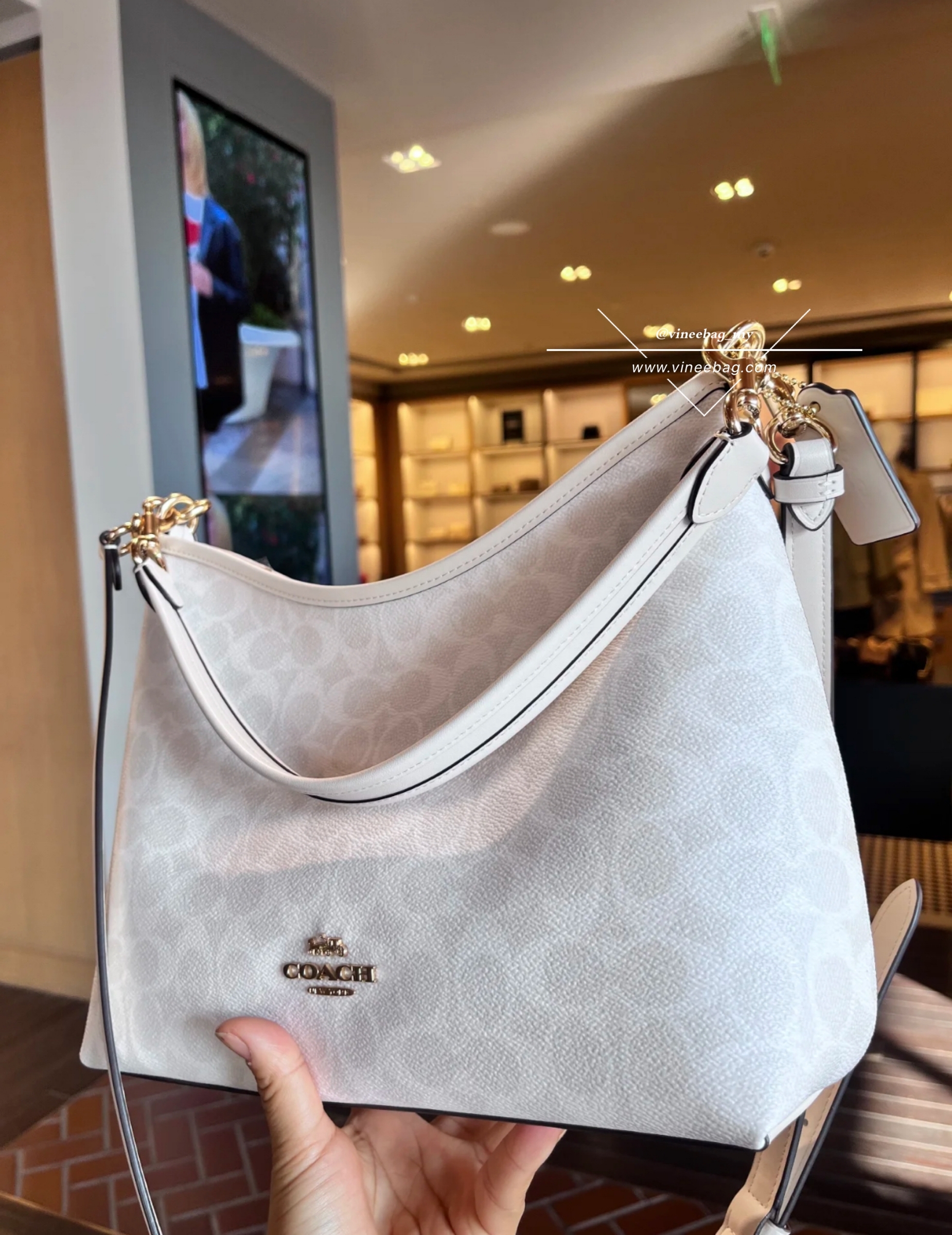 COACH Laurel Shoulder Bag In Signature Canvas – Vinee Bag