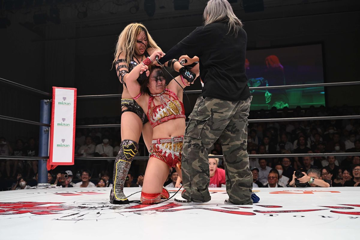 スターダム】Sareeeが「5☆STAR GP」準々決勝で反則ざんまいの渡辺桃に