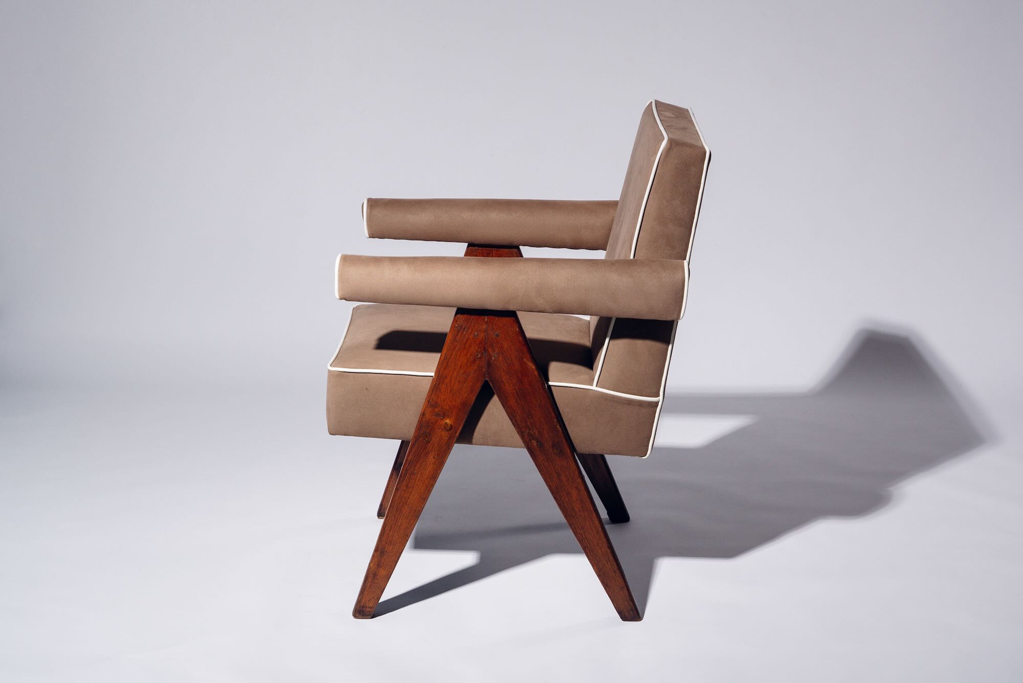 Pierre Jeanneret (ピエール・ジャンヌレ) | V-leg Committee Chair