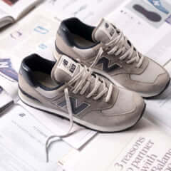 ニューバランス「574」に歴代モデルのカラーからインスパイアされた