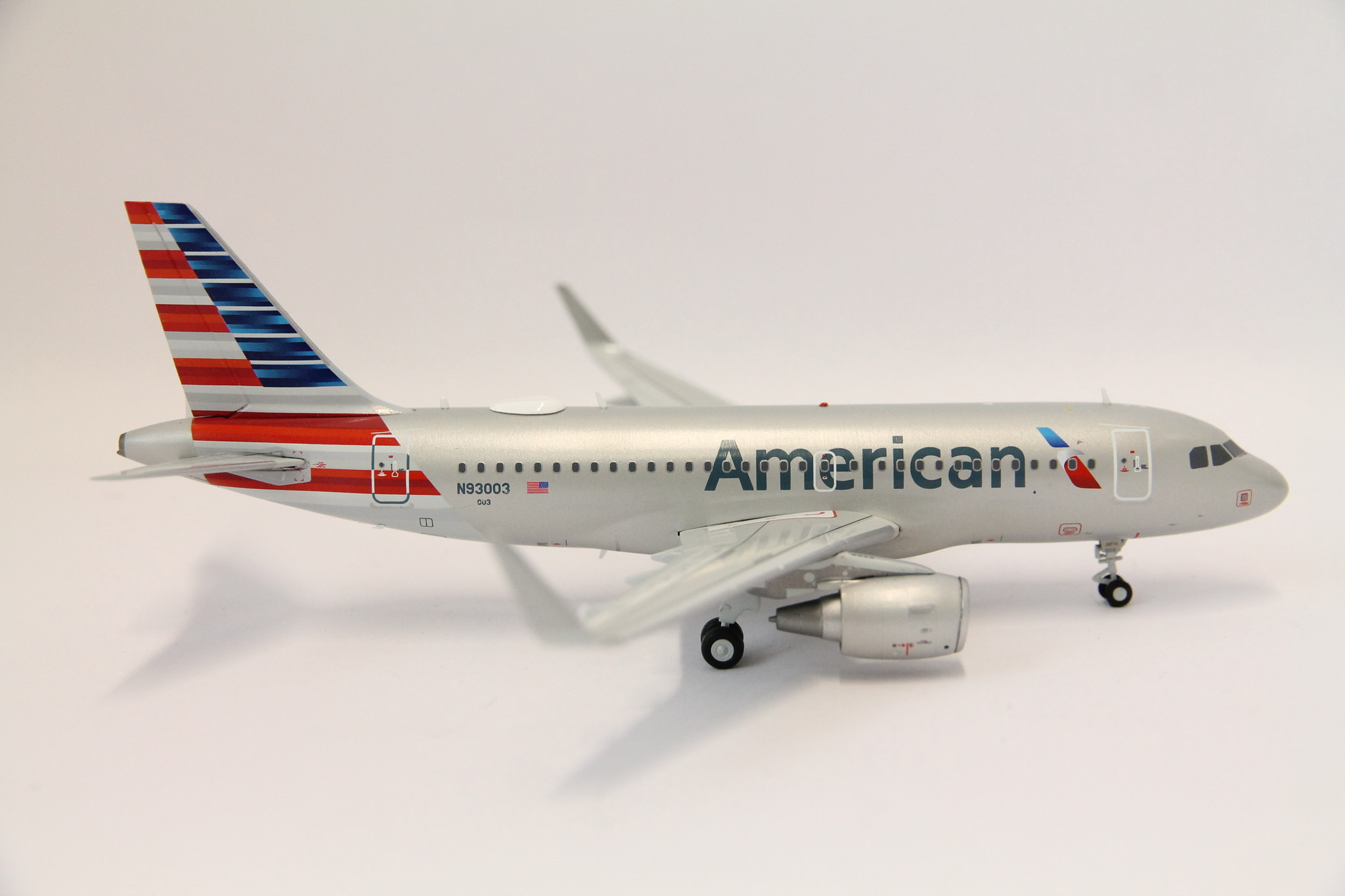1:200 American Airlines Airbus A319 N93003 Gemini200 G2AAL1102