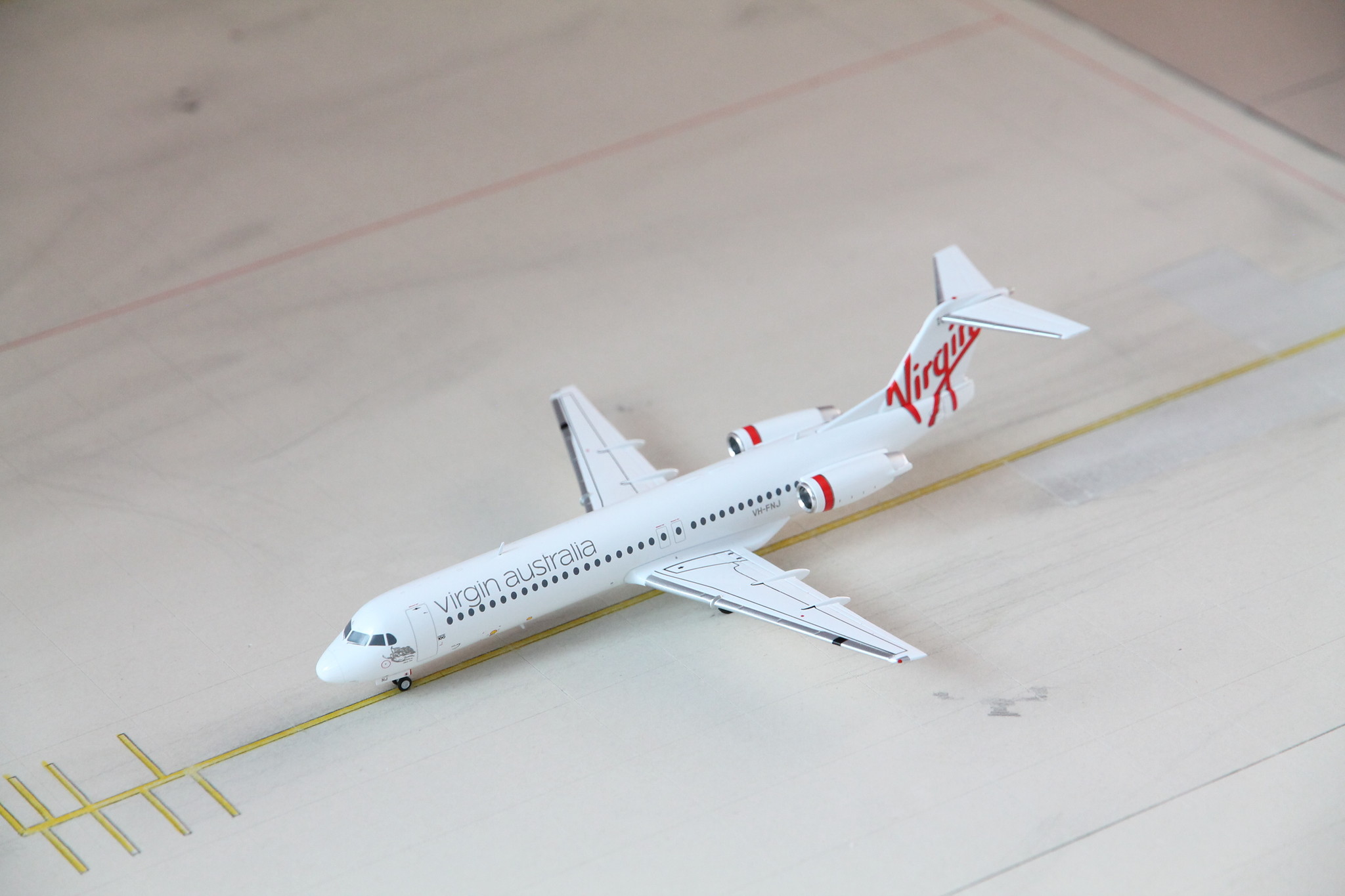 航空機・ヘリコプター Gemini 1/200 Fokker100 Virgin Australia