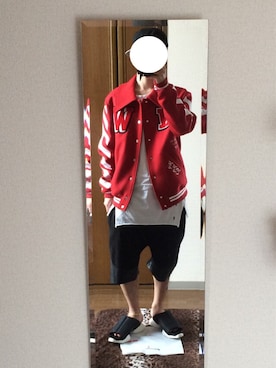 off whiteのスタジャン（レッド系）を使った人気ファッション