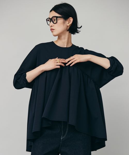 Curensology（カレンソロジー）の「ポンチギャザープルオーバー