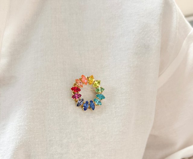 色を感じる12色の虹色ブローチ Juniper | ブローチ - Pinkoi