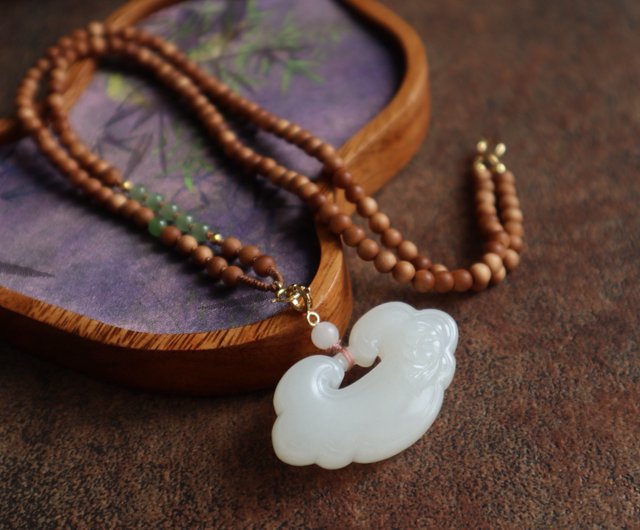 天然和田玉ペンダントネックレス、羊脂玉彫刻の如意ロックペンダント