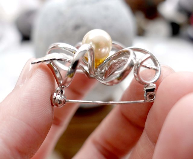 香港 日本のヴィンテージシルバー 本真珠 フラワーモチーフ ブローチ