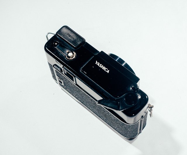 送料無料】台湾 Yashica Auto Focus フィルムカメラ F2.8 大口径レンズ