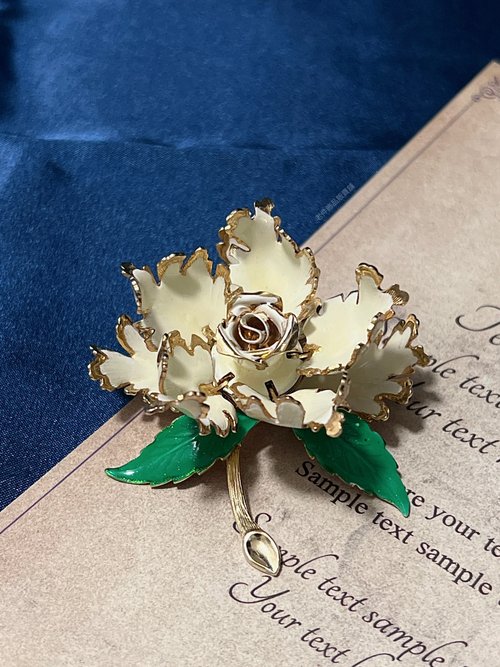 台湾 グッズ アンティークワーナー クリームホワイトアンドナイト