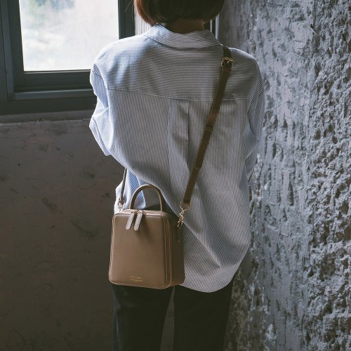 台湾 本革 スクエア型 ハンドバッグ(S) 手提げ 斜め掛け レディース