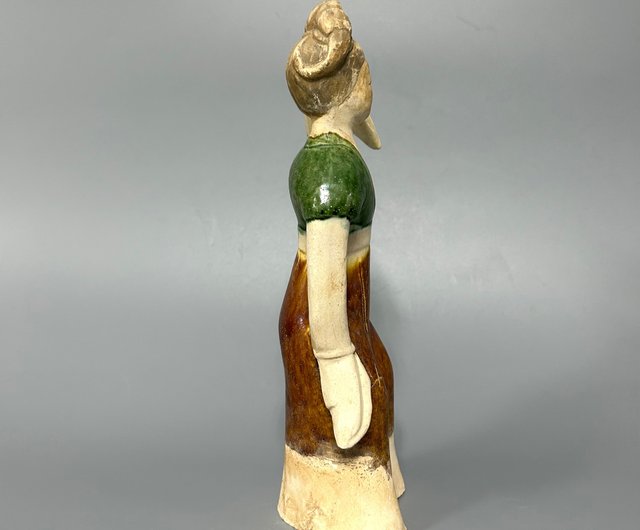 送料無料】台湾 唐三彩貴婦人の置物 コレクター - Pinkoi