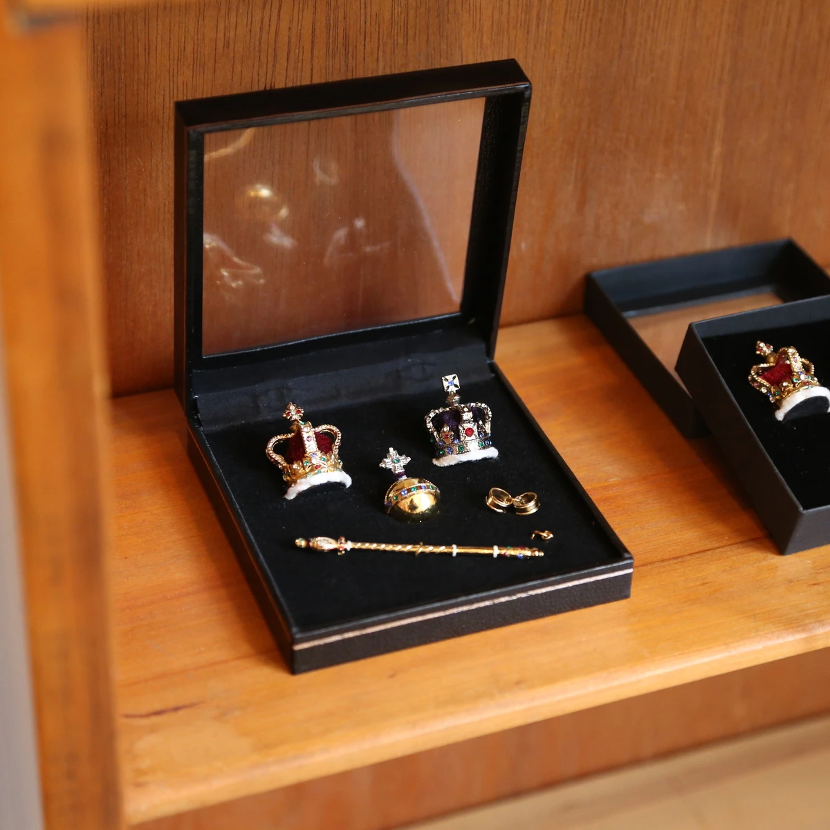 Seven Piece Coronation Miniature Collection | Westminster Abbey Shop