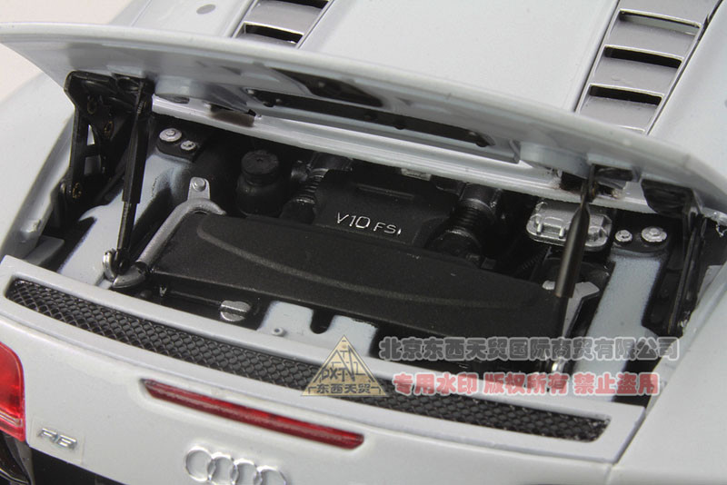 1/18 Kyosho Audi R8 Spyder (White) Diecast Car Model