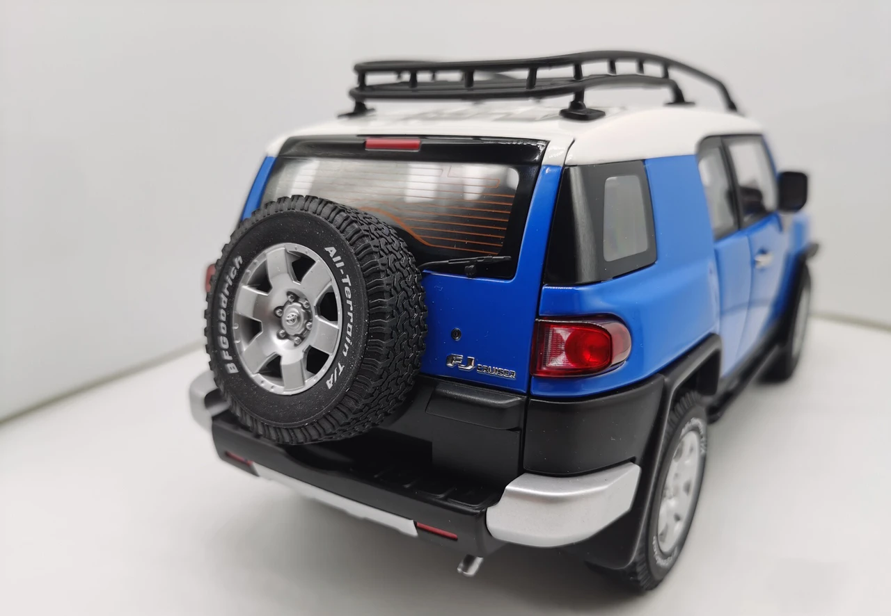 1/18 オートアート トヨタ FJクルーザー ミニカー ブラック PS ソニー