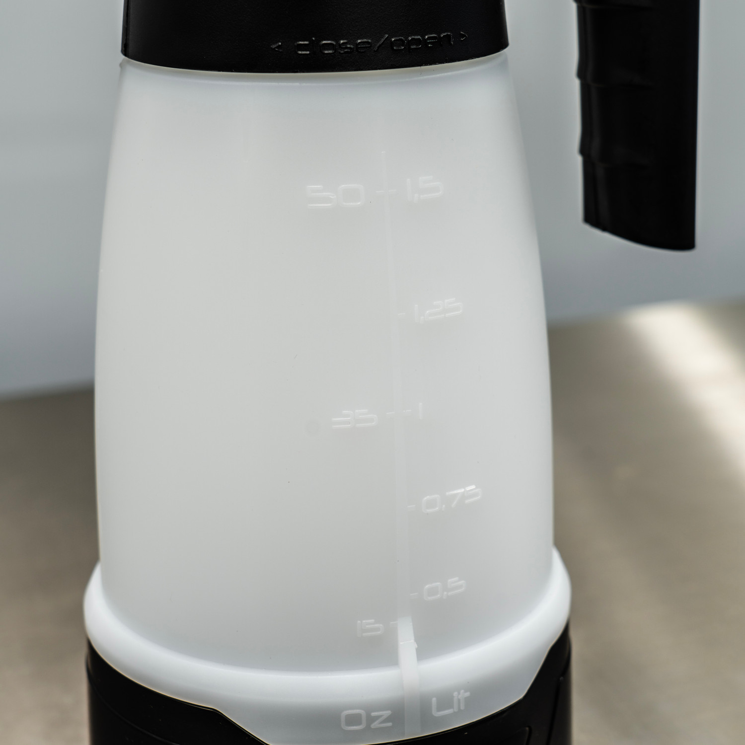 IK e Foam Pro 2 | Hand Held Foam Sprayer with Battery Compressor