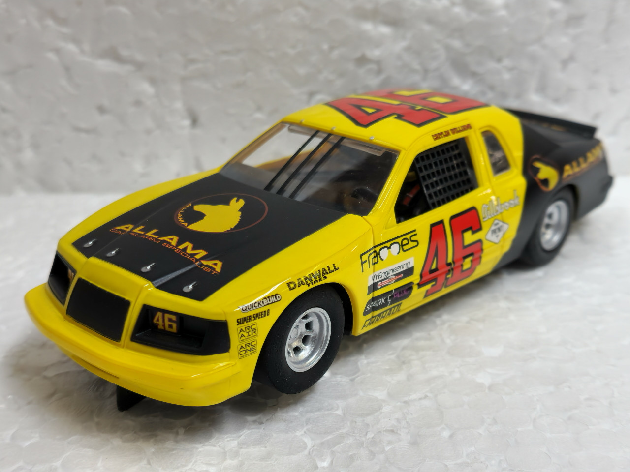 C4088 Scalextric Ford Thunderbird Black & Yellow, #46 1:32 Slot