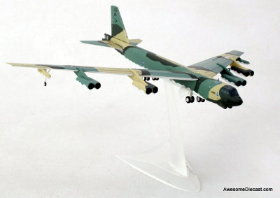 Herpa 1:200 Boeing B-52G Stratofortress: USAF 42nd Bombardment