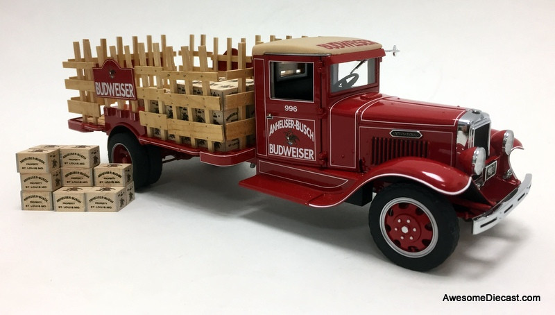 Danbury Mint 1:24 1933 International A-5 Stake Delivery Truck