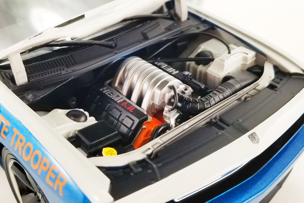 2010 Dodge Challenger SRT8, Blue and White - Acme A1806018 - 1/18