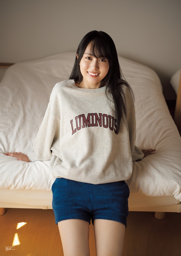 賀喜遥香（乃木坂46）が登場。「B.L.T. 2025年1月号」表紙画像公開