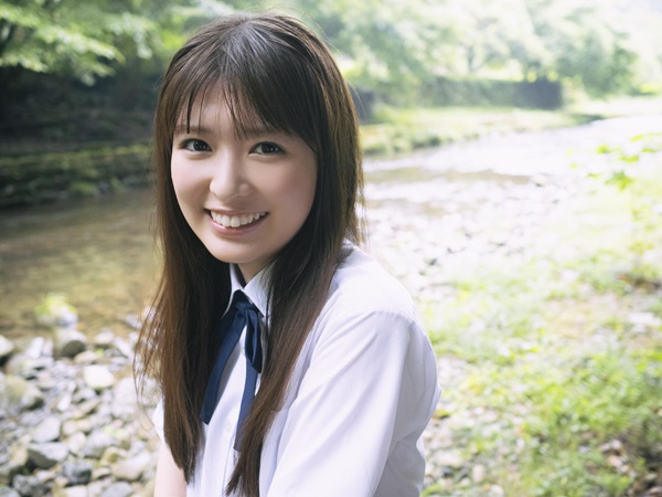 小川彩（乃木坂46）が登場。「B.L.T. SUMMER CANDY 2025」表紙カット