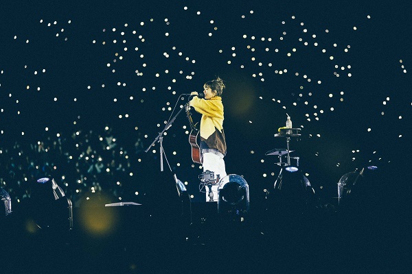 あいみょん、阪神甲子園球場での弾き語りワンマン公演「AIMYON