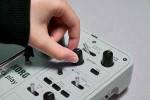 HANDYTRAXX PLAY ポータブル レコードプレーヤー！スピーカーも内蔵