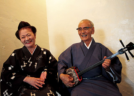 沖縄民謡界の最高峰、登川誠仁と大城美佐子の夢の共演盤 - TOWER