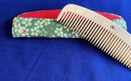 つげ櫛工房『辻忠商店』解櫛4寸8分ケース付【荒歯】(さつまつげ) // 櫛