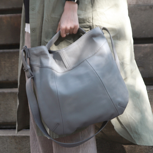 トートバッグとしても使えるショルダーバッグ 2WAY 本革 レディース a4