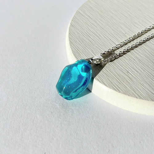 ターコイズブルーネックレス☆ / レジン / 海 / 水面 / 海のかけら