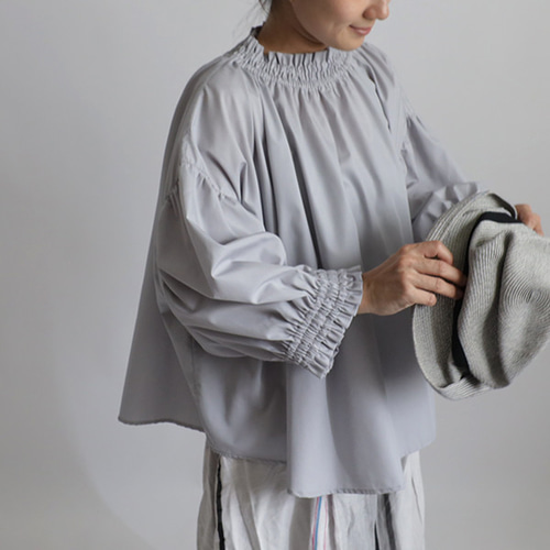 ラスト1 SALE フリル ゴムギャザー スタンド襟 スモック ブラウス