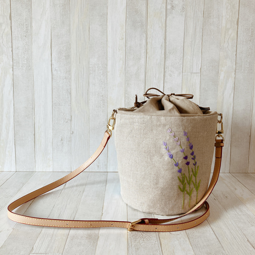 受注製作= 丸底 ショルダーバッグ 手刺繍 ハンドメイド6つのお花