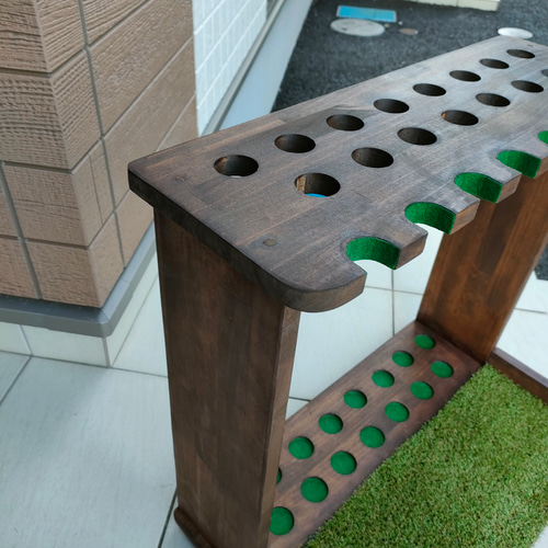 ゴルフクラブスタンド15本＋8(前立てかけ)【完成品】フェルト＆人口芝