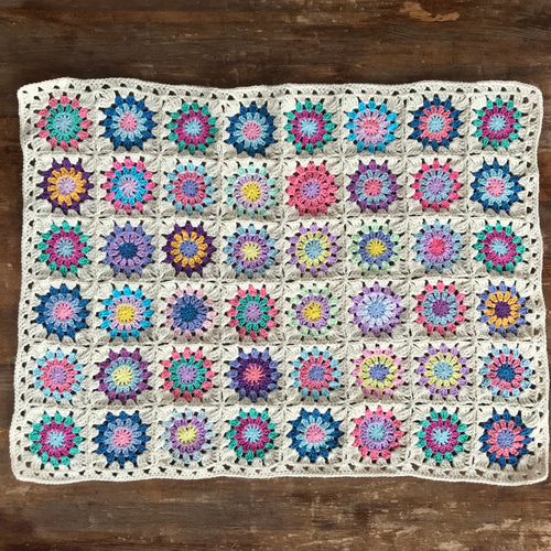 コットン糸 モチーフ編み かぎ針編みのミニブランケット モチーフ