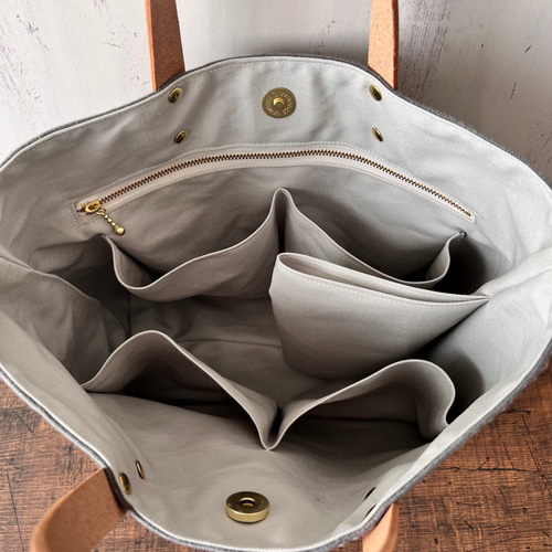 Mサイズ ミナペルホネン dop choucho 機能的なトートバッグ ライト