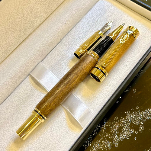 世界でたった1本】 リグナムバイタの万年筆・ボールペン 「謙虚・世界