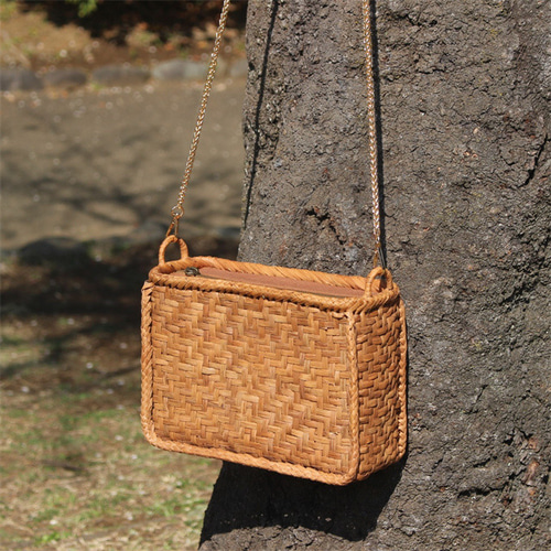 山葡萄やたら編みショルダーバッグ 約よこ20✕高さ12✕幅7 山葡萄