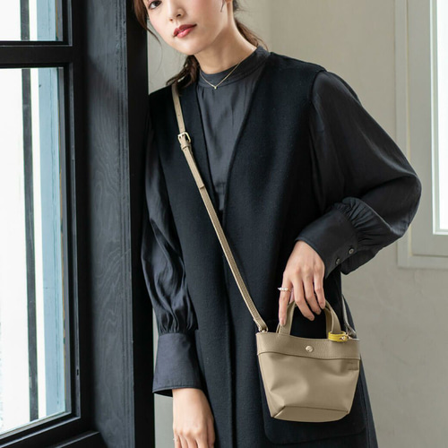 撥水ナイロン 本革 ミニショルダーバッグ 超軽量 2way トート 舟形