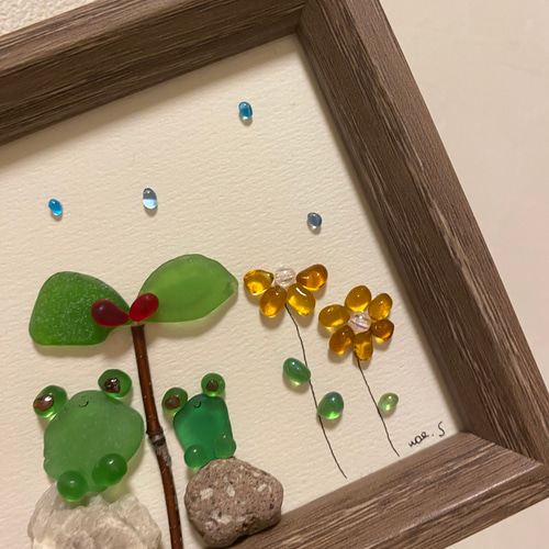 WOL.S シーグラスアート 雨やどりする仲良しカエル その他インテリア