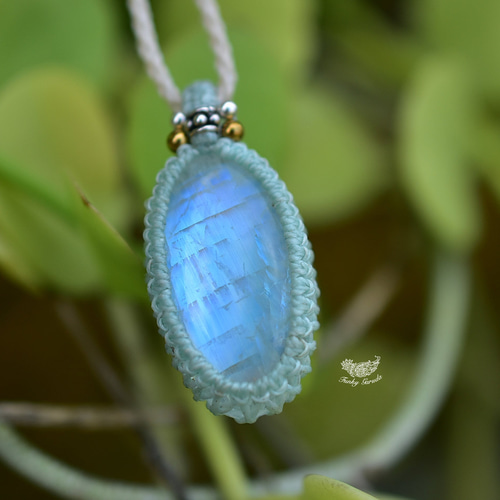 雪の宝石☆レインボームーンストーン マクラメネックレス852